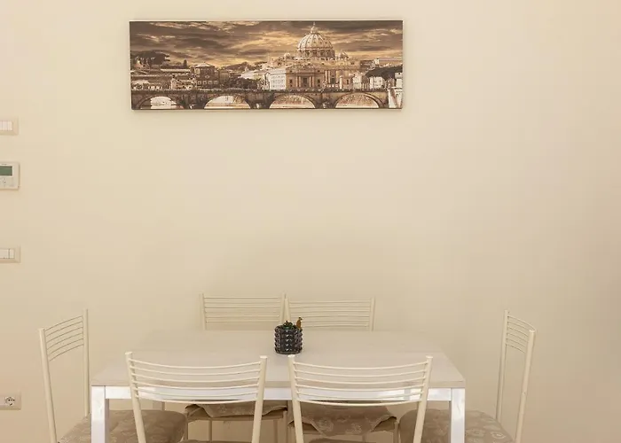 Vatican Museum By In רומא